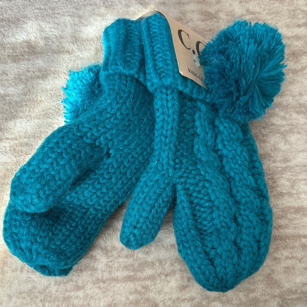 C.C Kids Cozy Blue Knit Mittens for Kids/PRICE LISTED INCLUDES 15% OFF